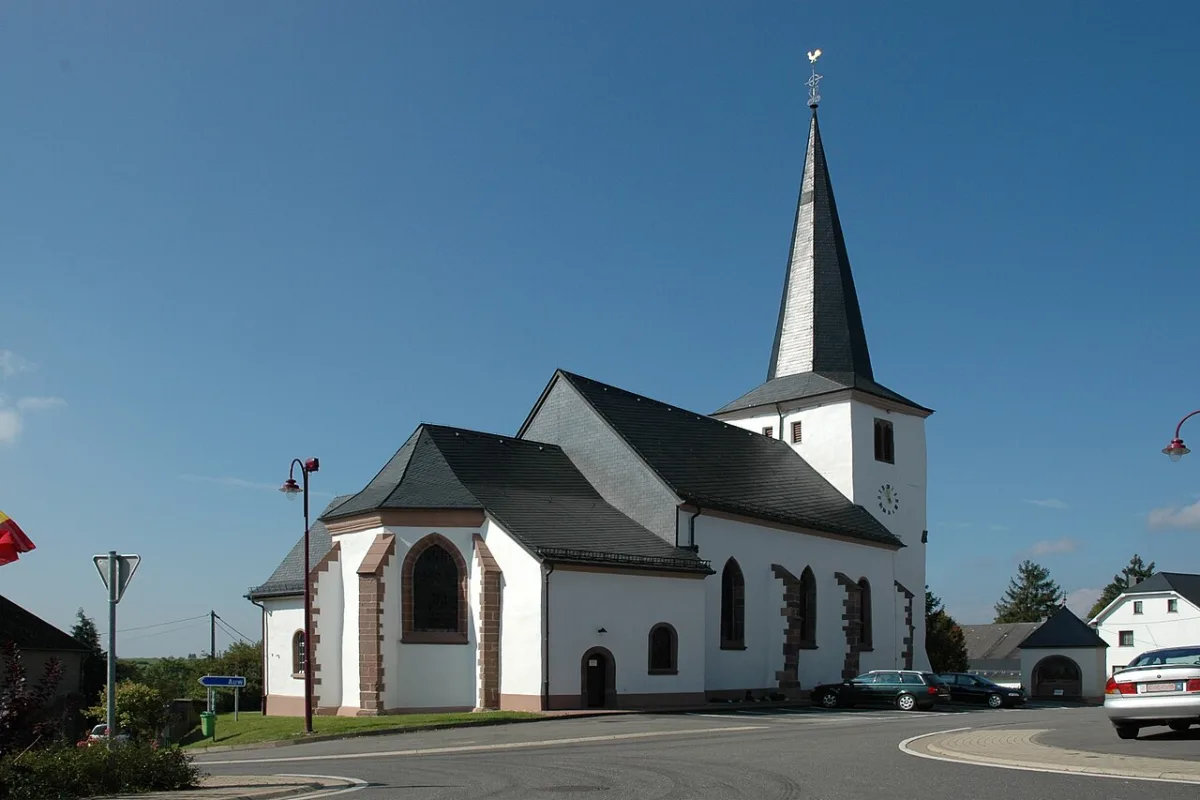 Sankt Lambertus, Manderfeld
