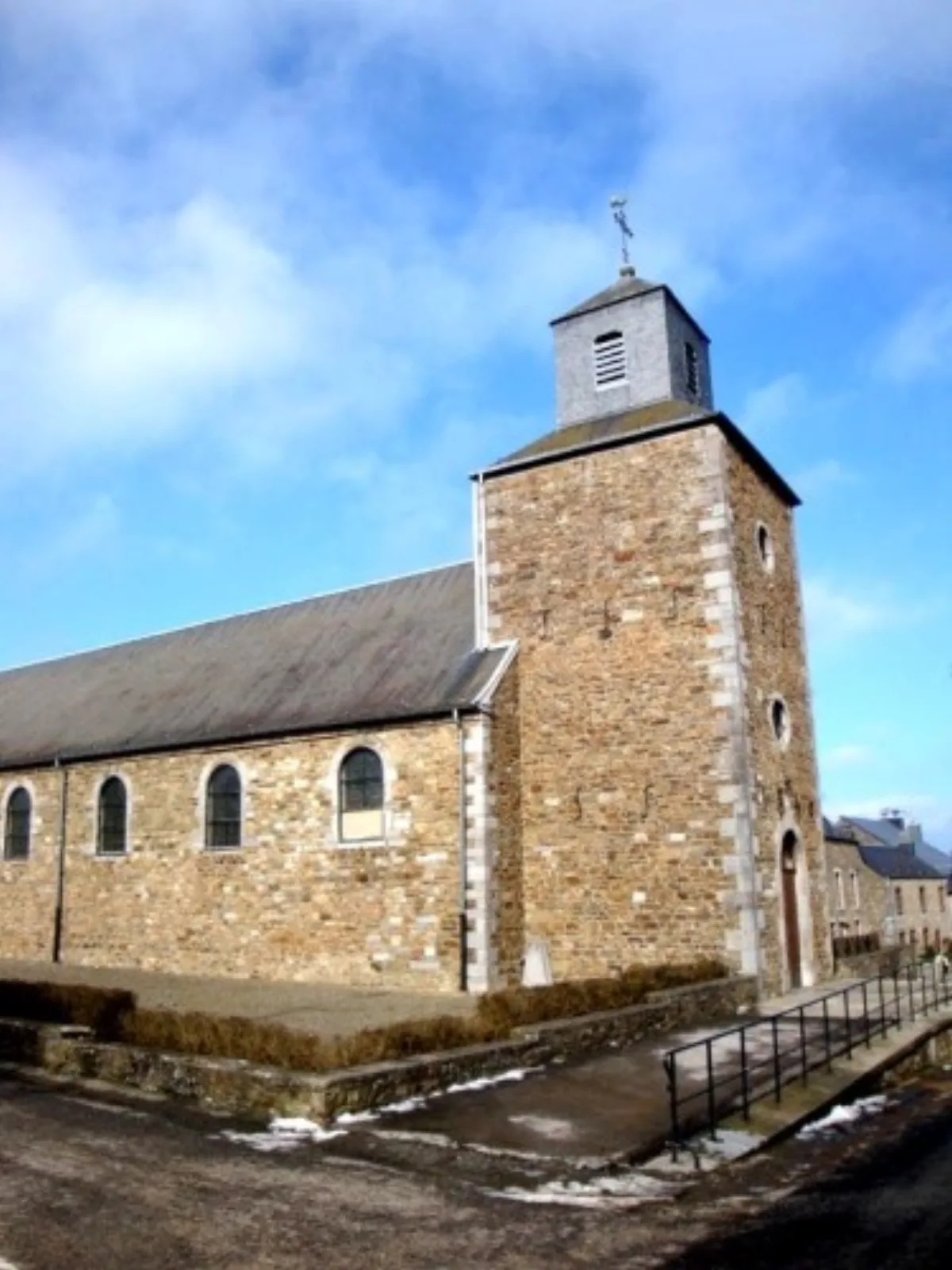 Saint-Pierre-aux-Liens, Felenne