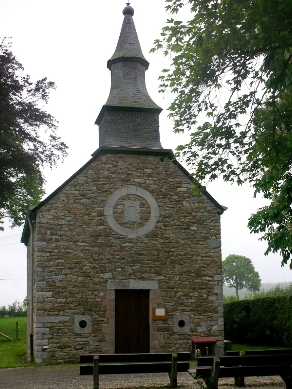 Notre-Dame de Lhommal, Bras