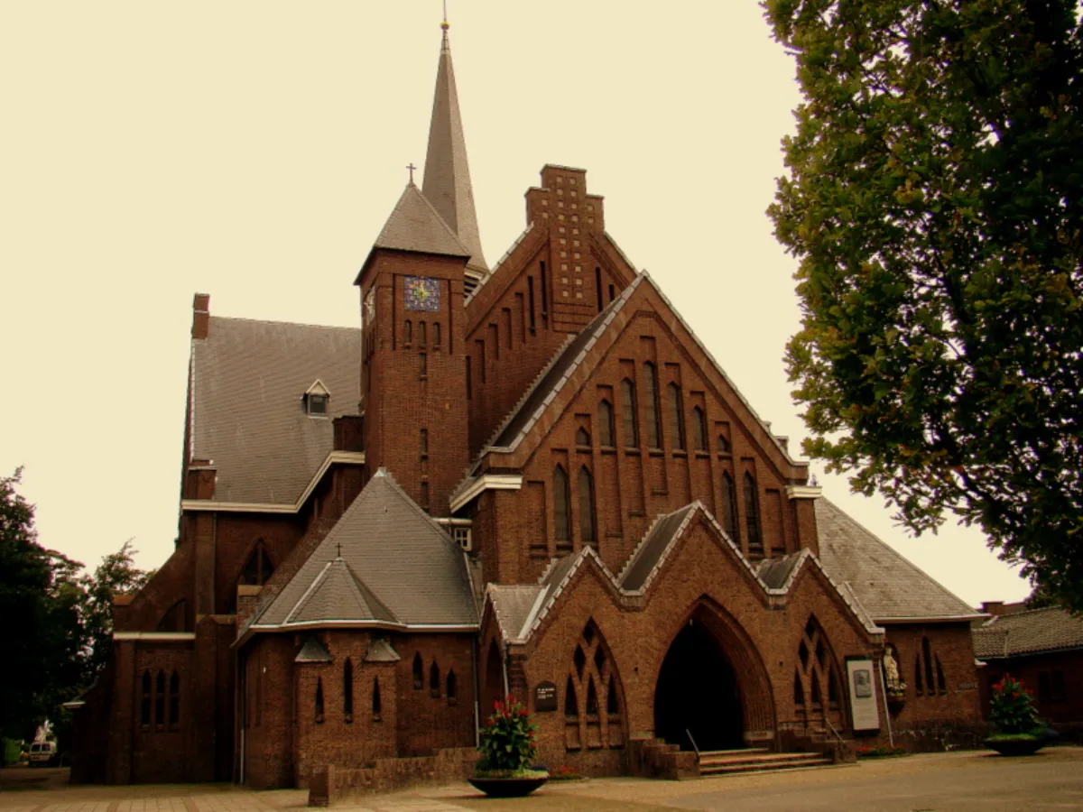 St. Jan de Doper, Hoeven