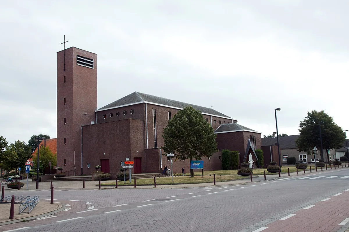 Heilige-Familiekerk, Dessel
