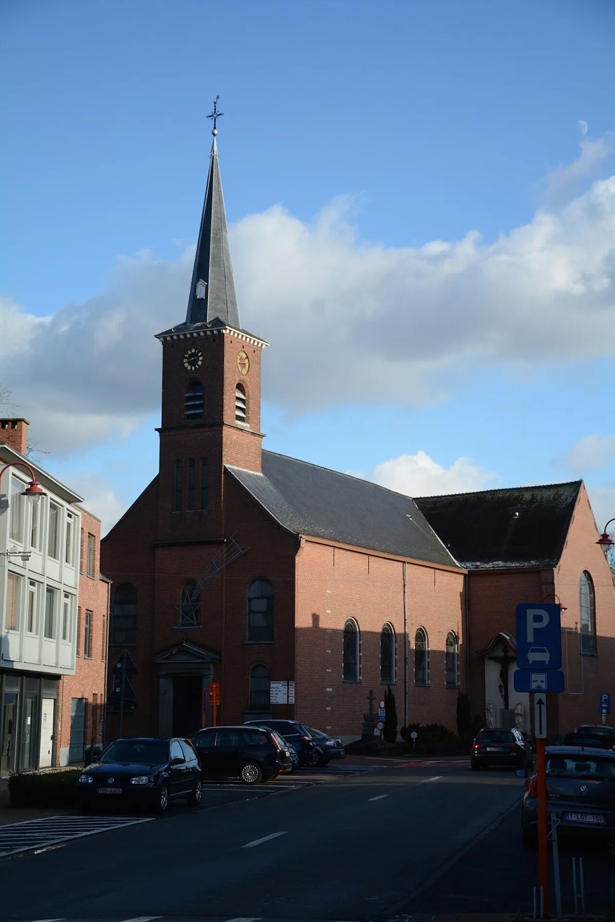 Onze-Lieve-Vrouw-Geboortekerk, Lint
