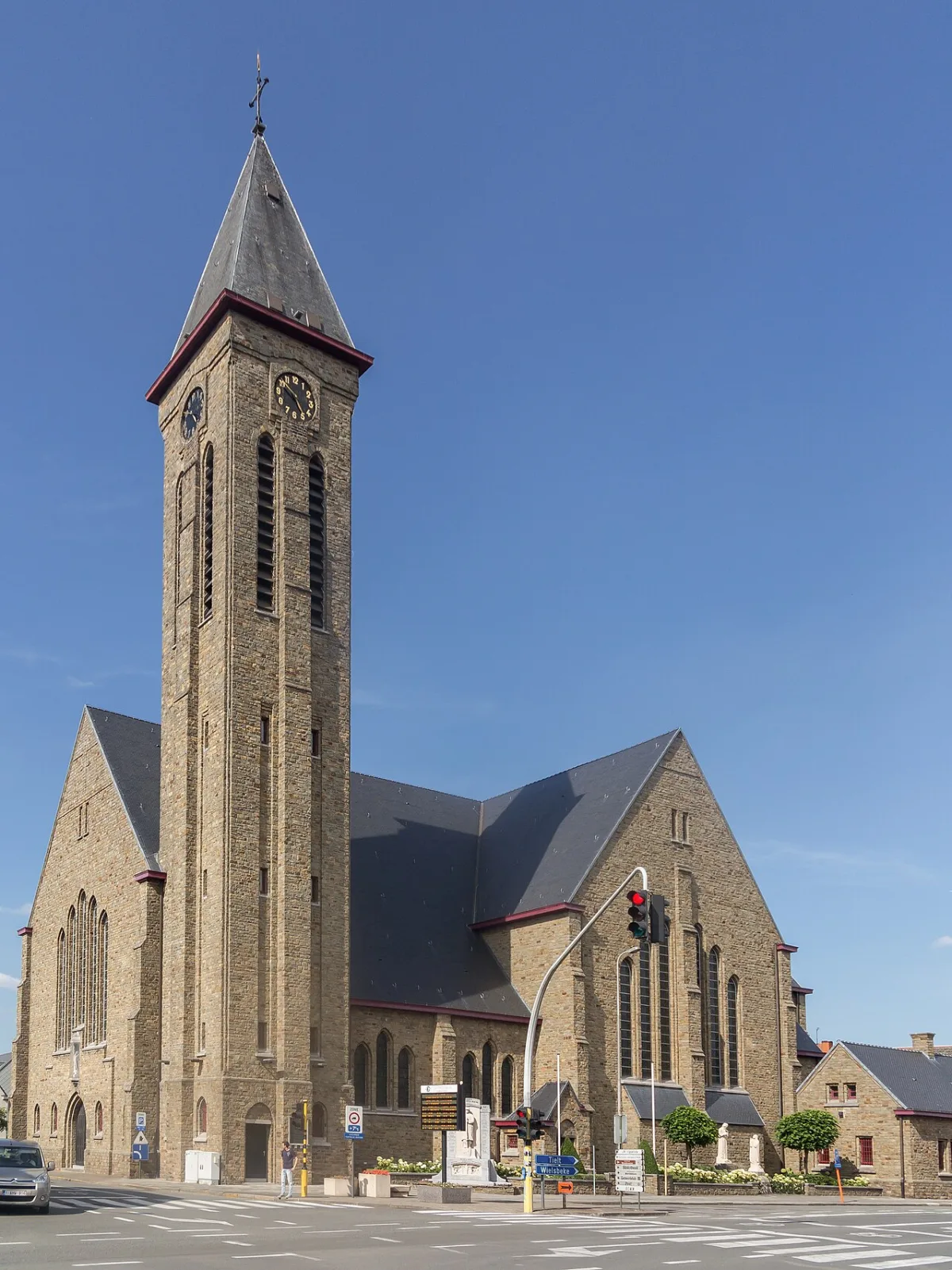 Sint-Amanduskerk, Oostrozebeke