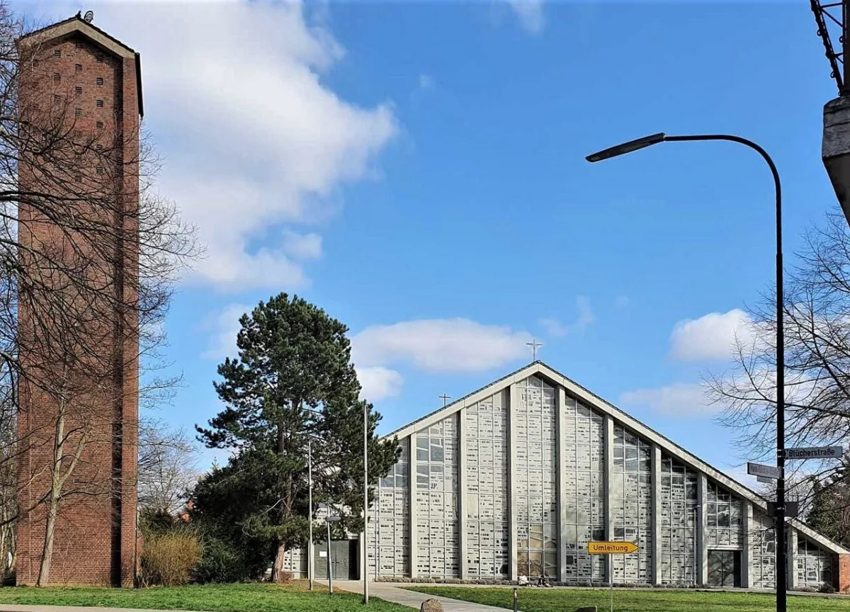 Sankt Maria Königin, Troisdorf