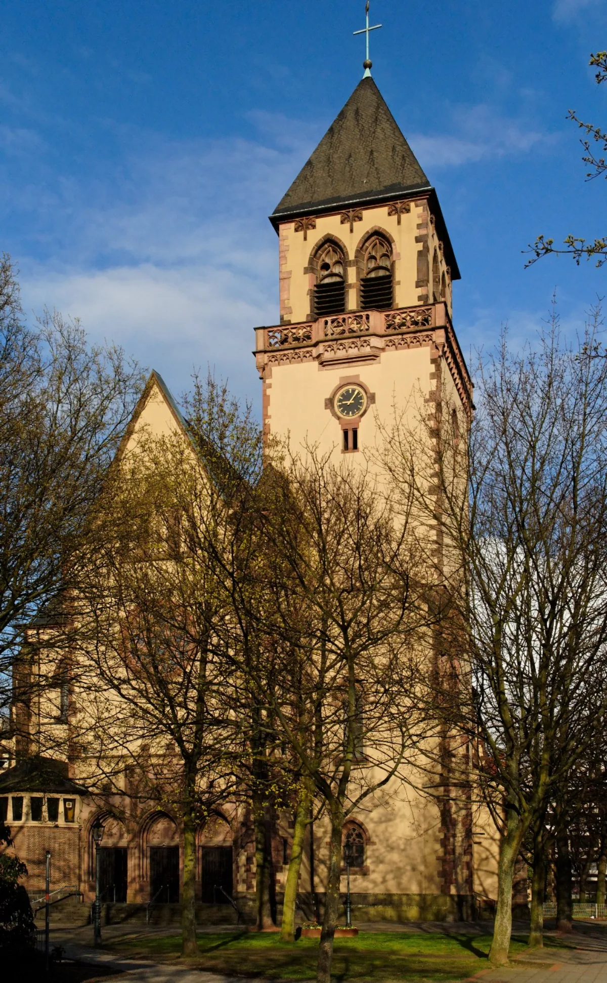 St. Apollinaris, Düsseldorf