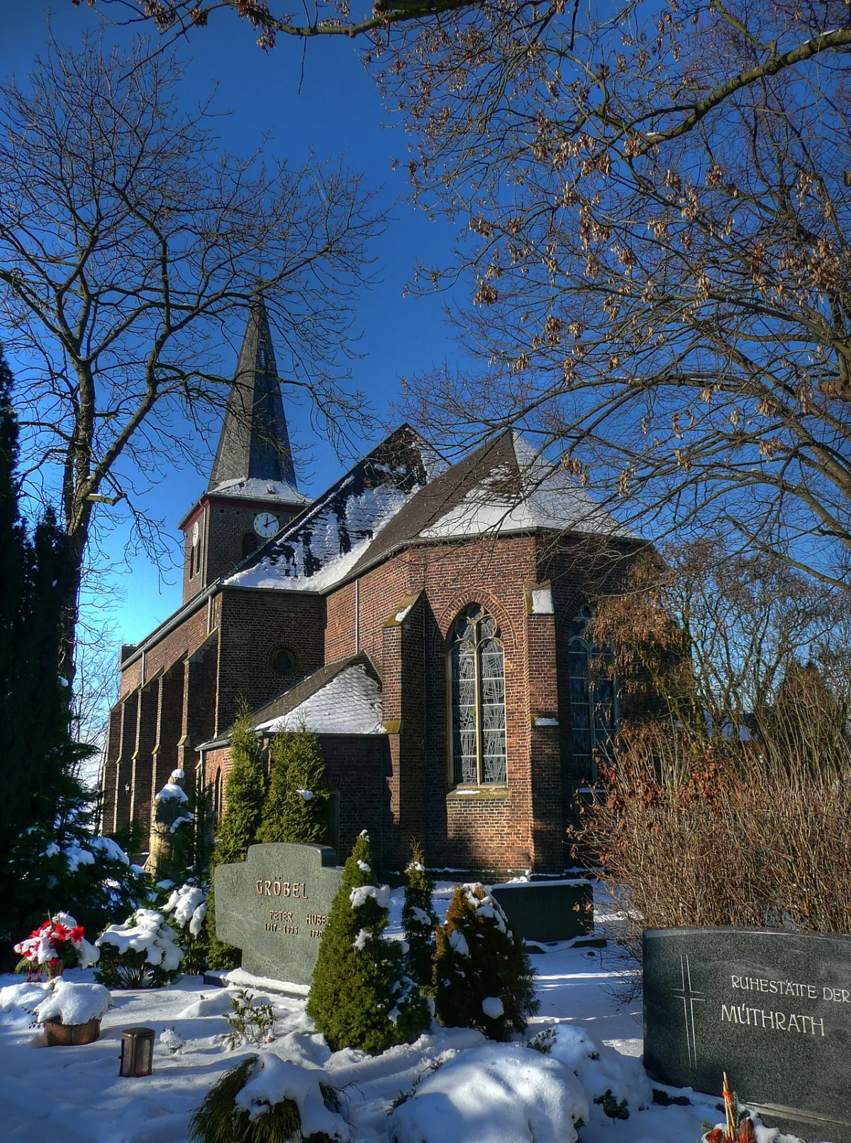 St. Martin, Niederzier