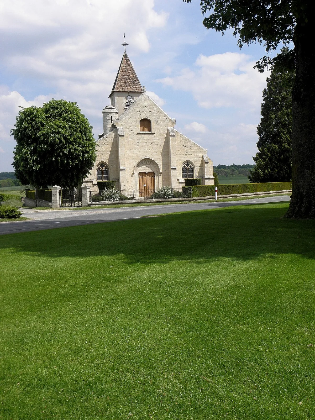Église Saint-Etienne, Belleau