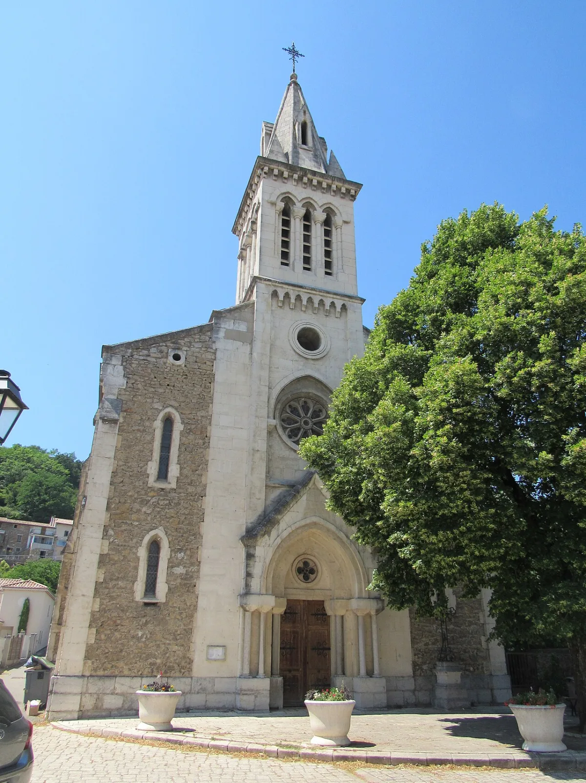 Église de Charmes (Saint-Pierre-aux-liens), Charmes Sur Rhone