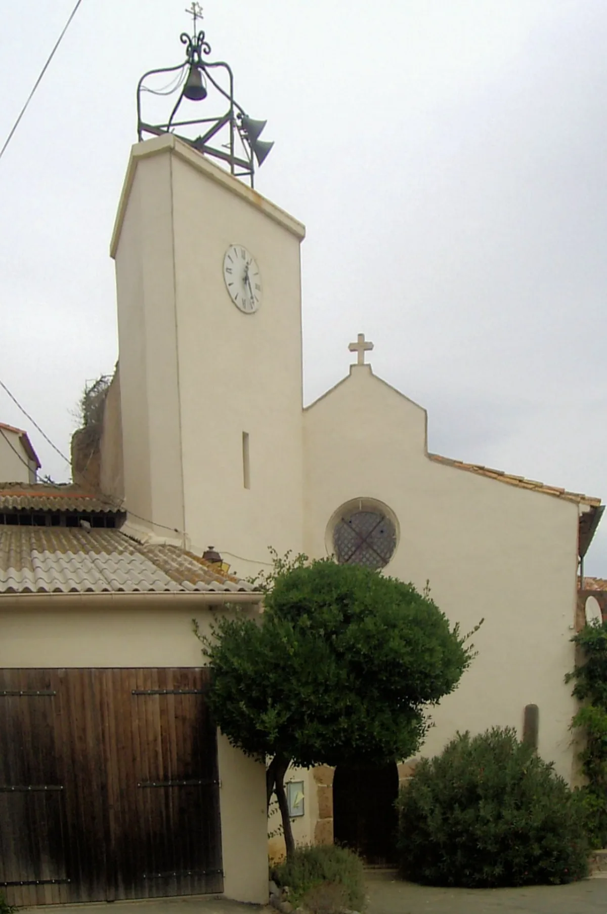 Eglise Saint André, Treilles