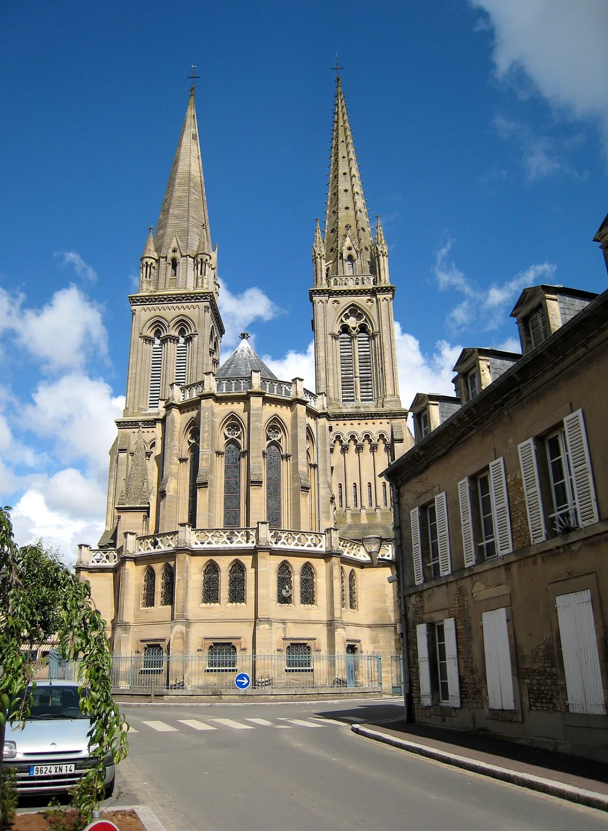 Basilique Basilique Notre Dame de la Délivrande, Douvres La Delivrande