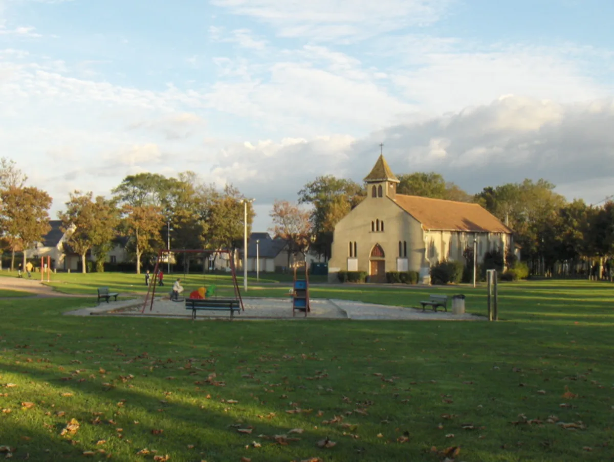 Eglise Notre Dame des travailleurs (« Chapelle du Plateau »), MONDEVILLE (Plateau)