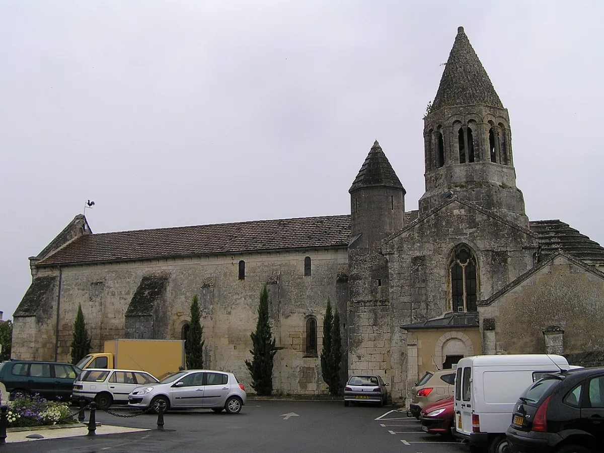 La Couronne : Saint Jean-Baptiste, La Couronne