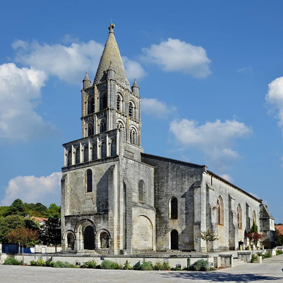 Segonzac : Saint-Pierre, Segonzac