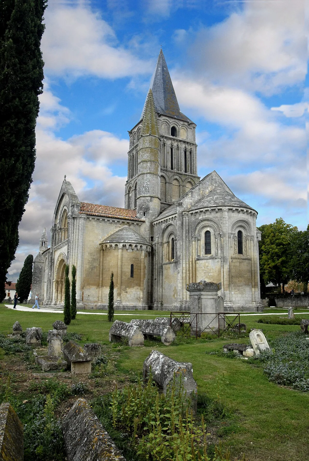Saint Pierre, Aulnay