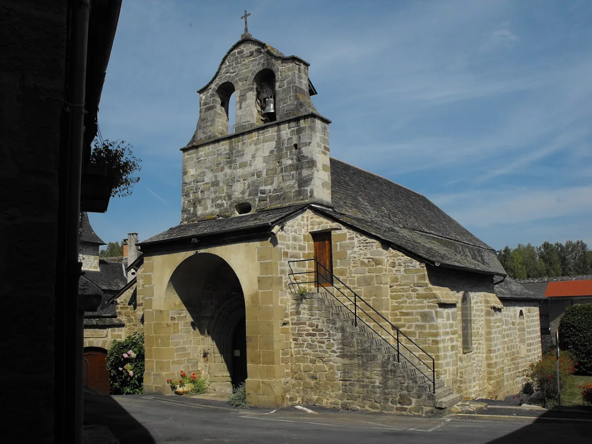 Église Saint-Caprais (Larche), Larche