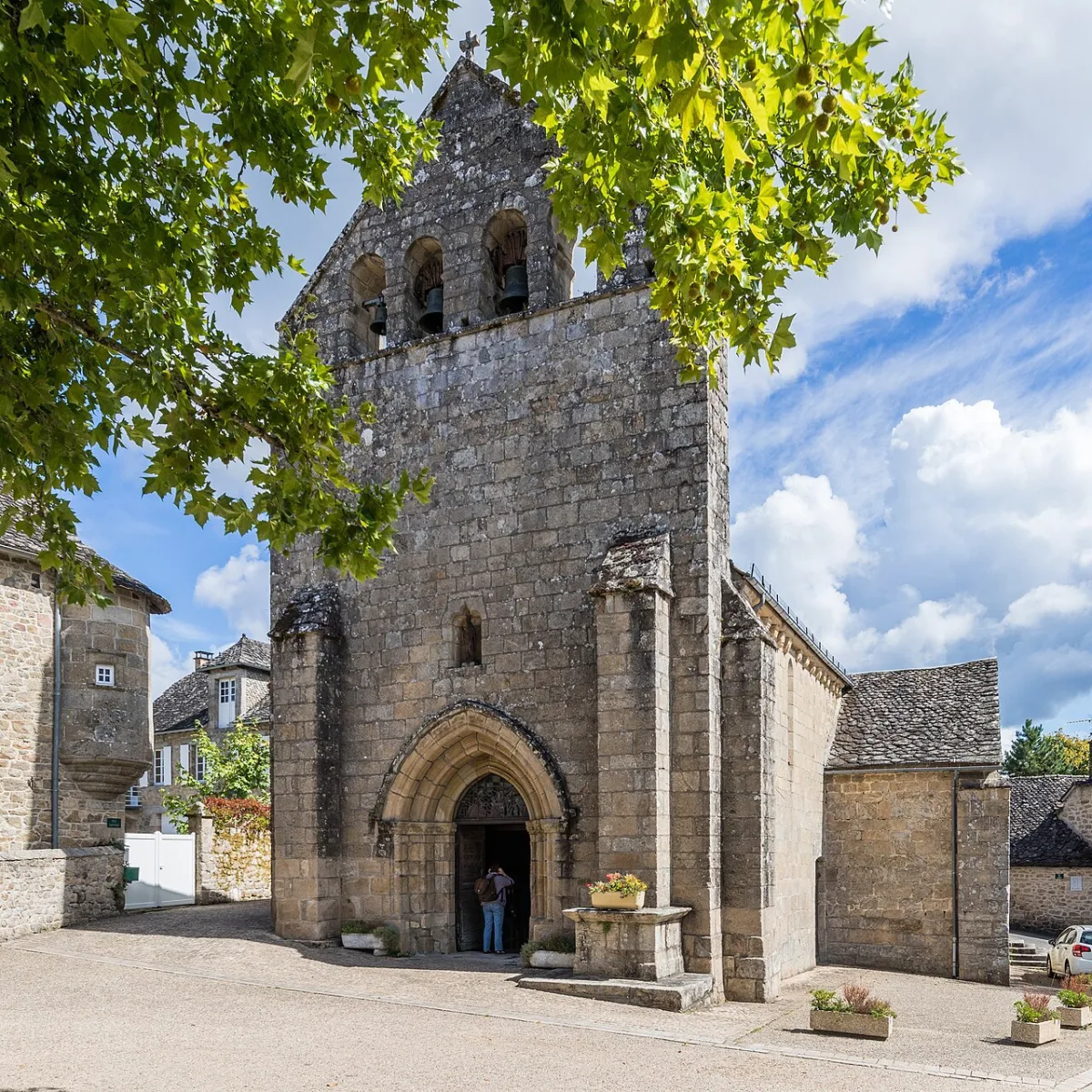 Église Saint-Maur (La Roche-Canillac), La Roche-Canillac