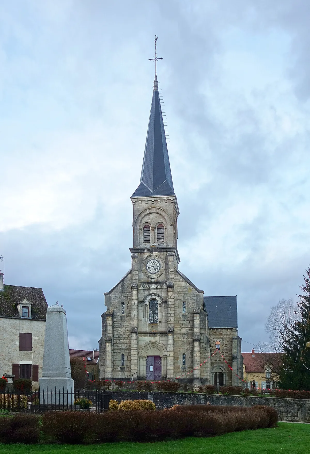 Saint Thibault, Commarin