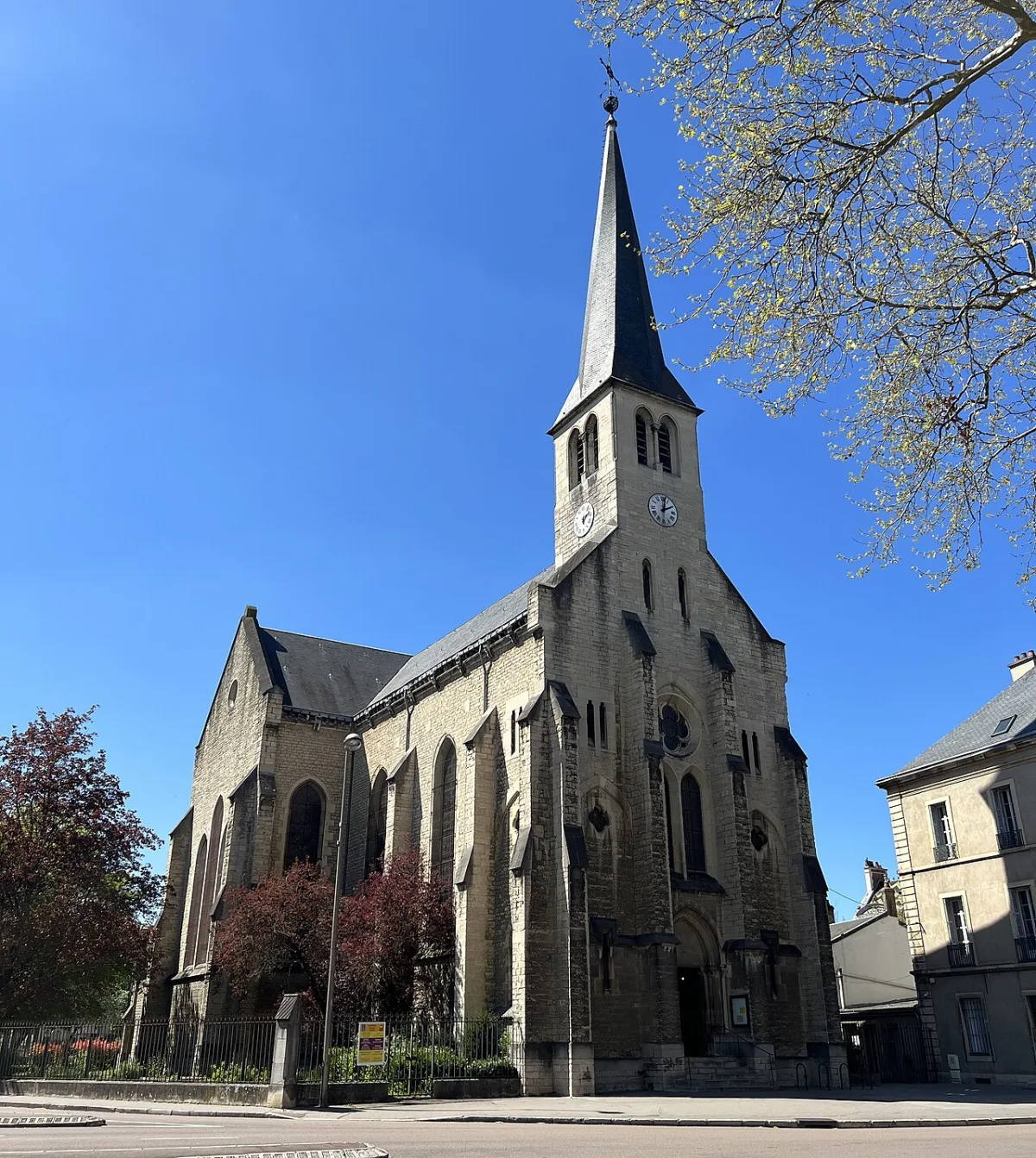 Saint Pierre, Dijon