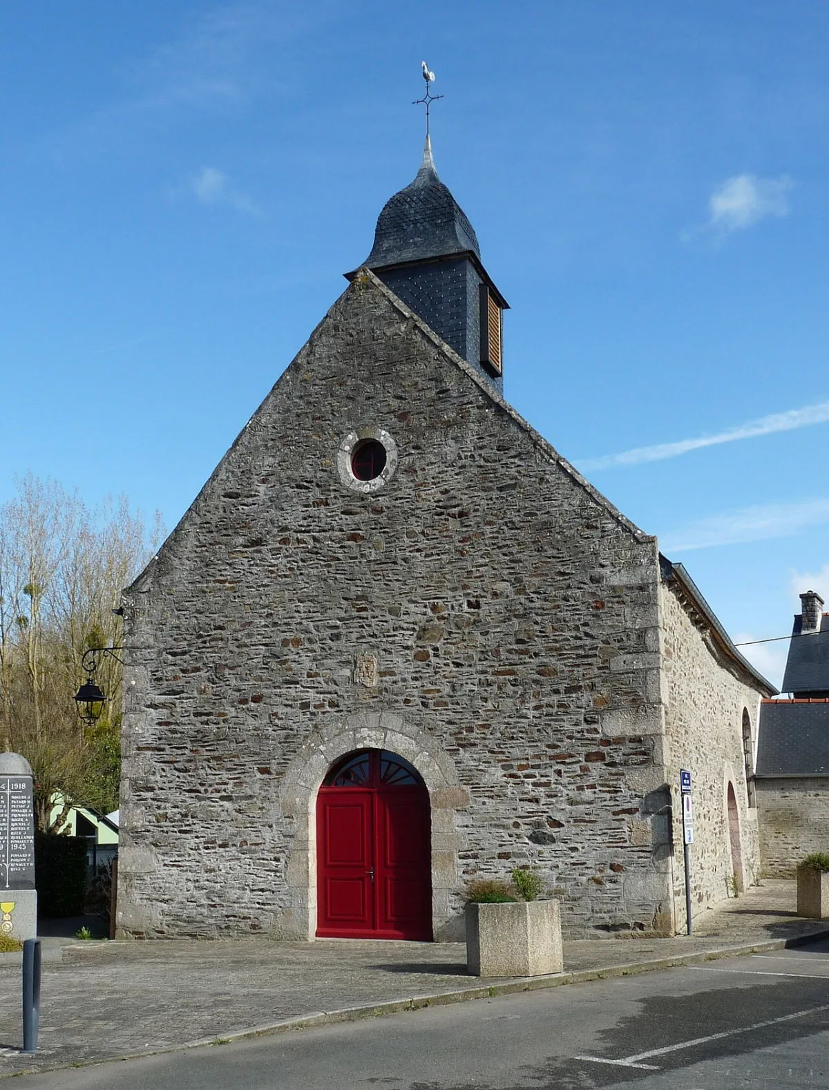 Notre Dame (Eglise des Champs-Géraux), Les Champs Geraux