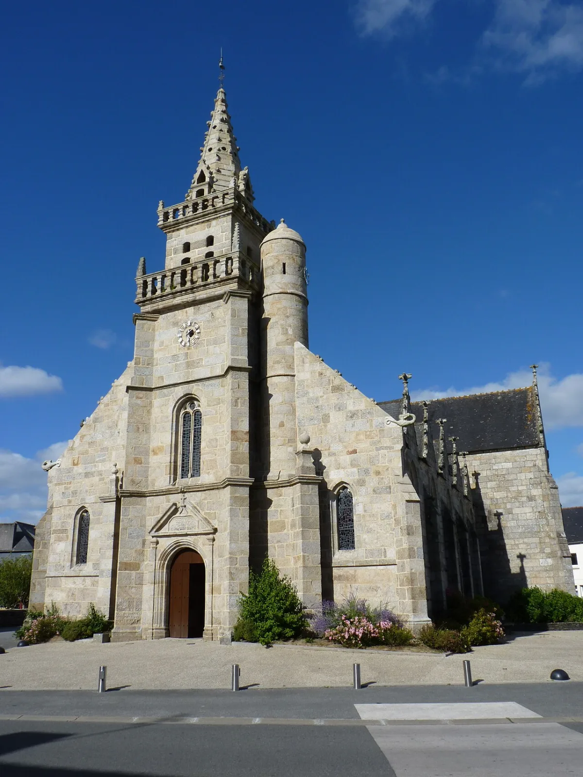 Saint Pierre, Mael Carhaix