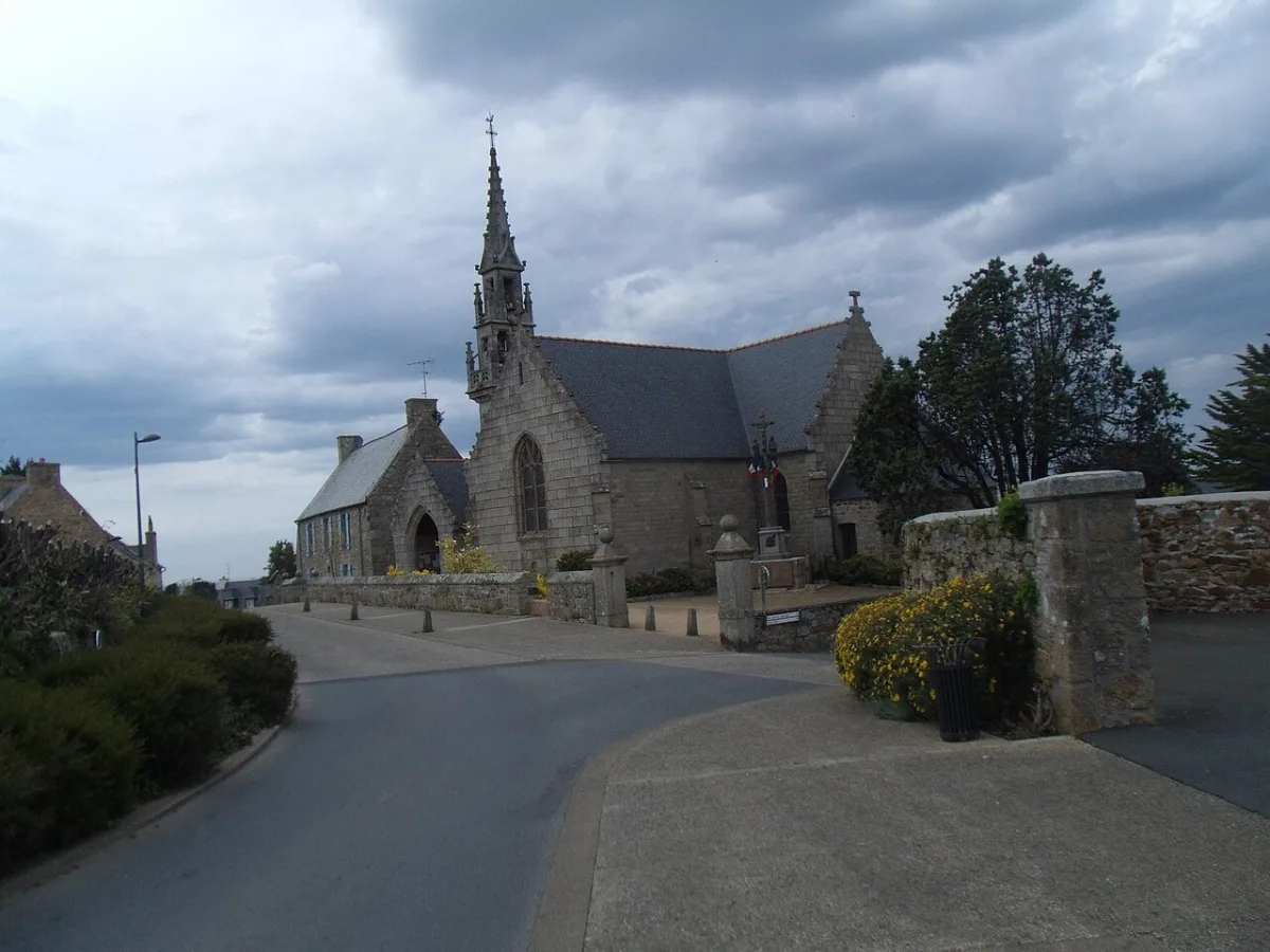 Église Sainte Anne/Saint Léonor, Trelevern