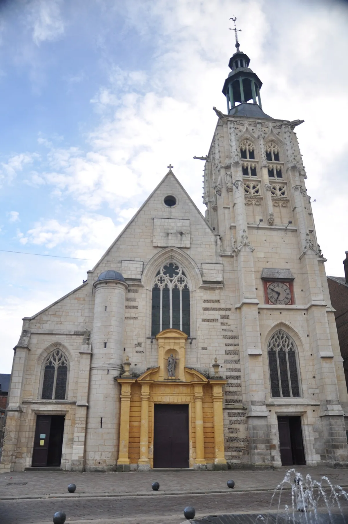 Sainte Croix, Bernay