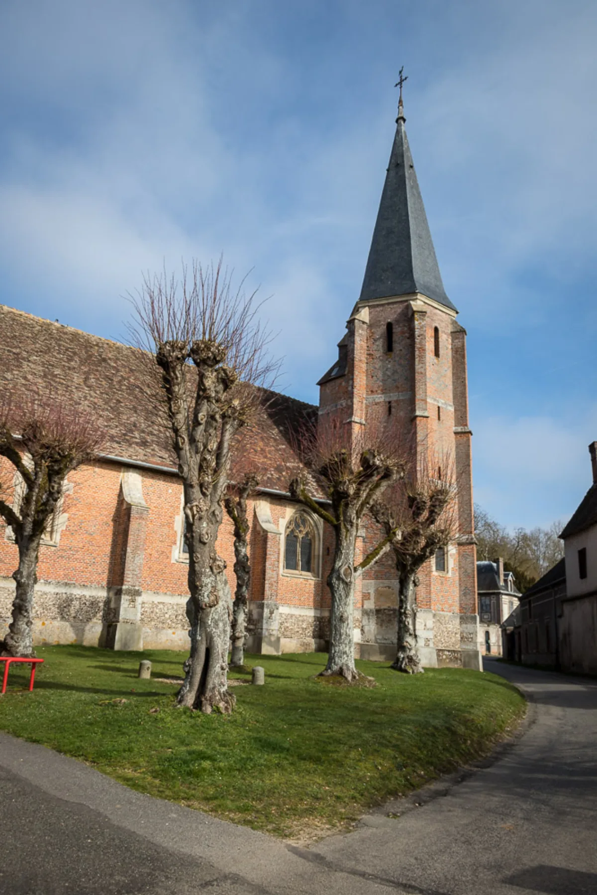 Saint Nicolas, Louye