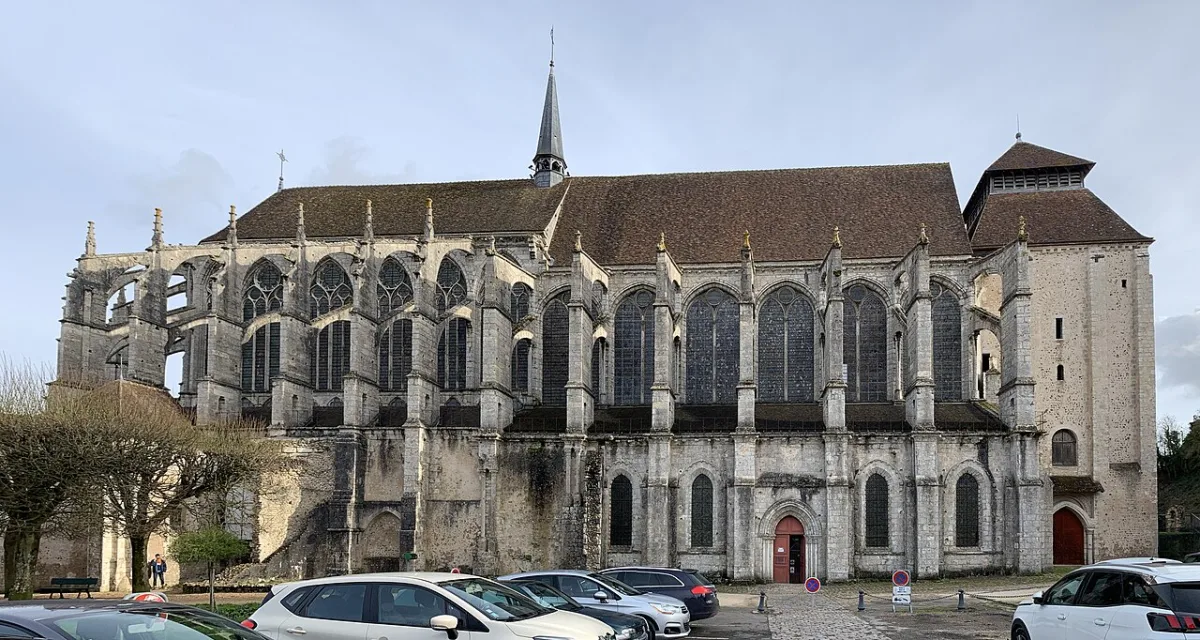 Saint Pierre, Chartres