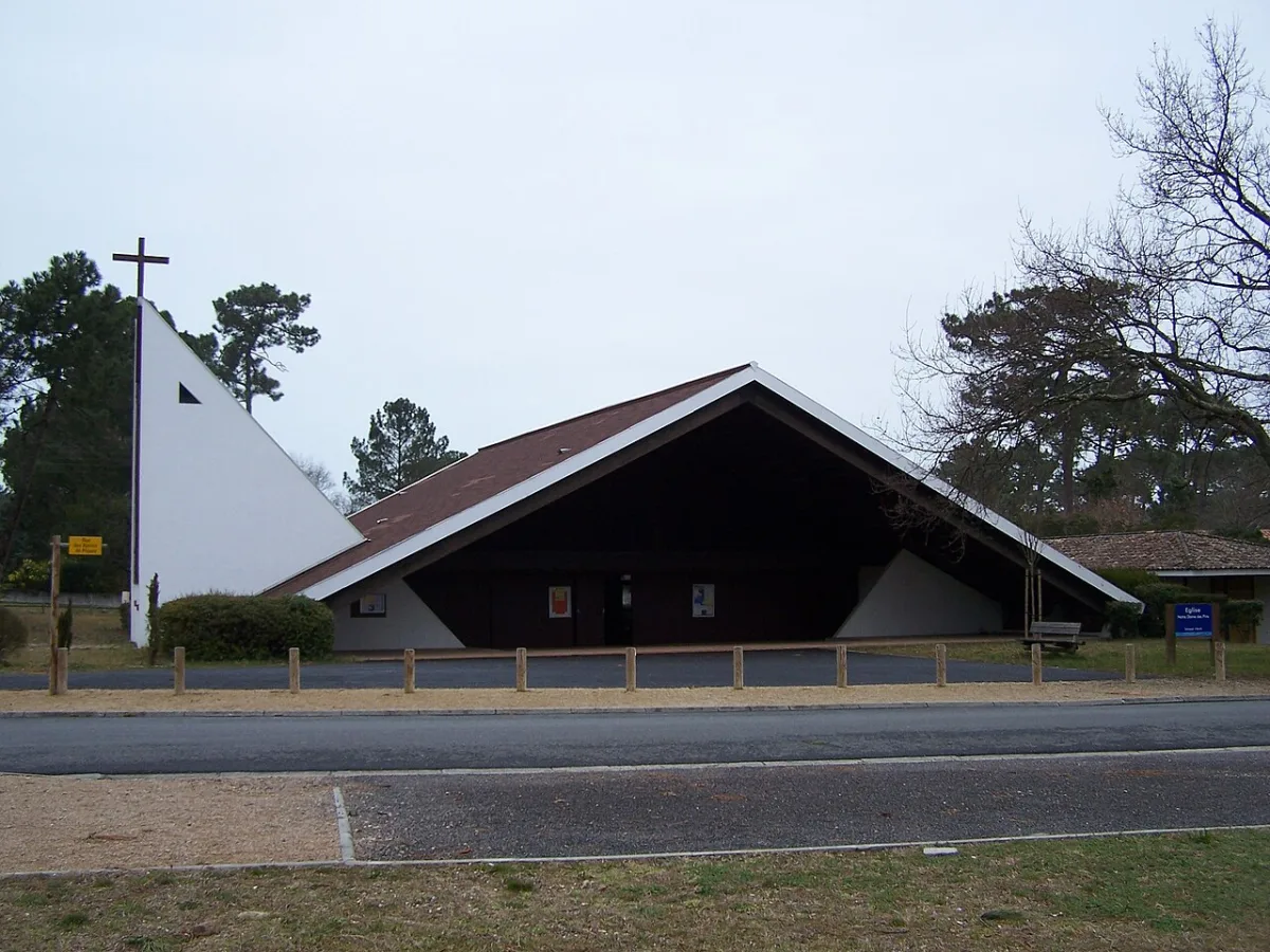 Notre Dame des Pins (Petit Piquey), Lege Cap Ferret