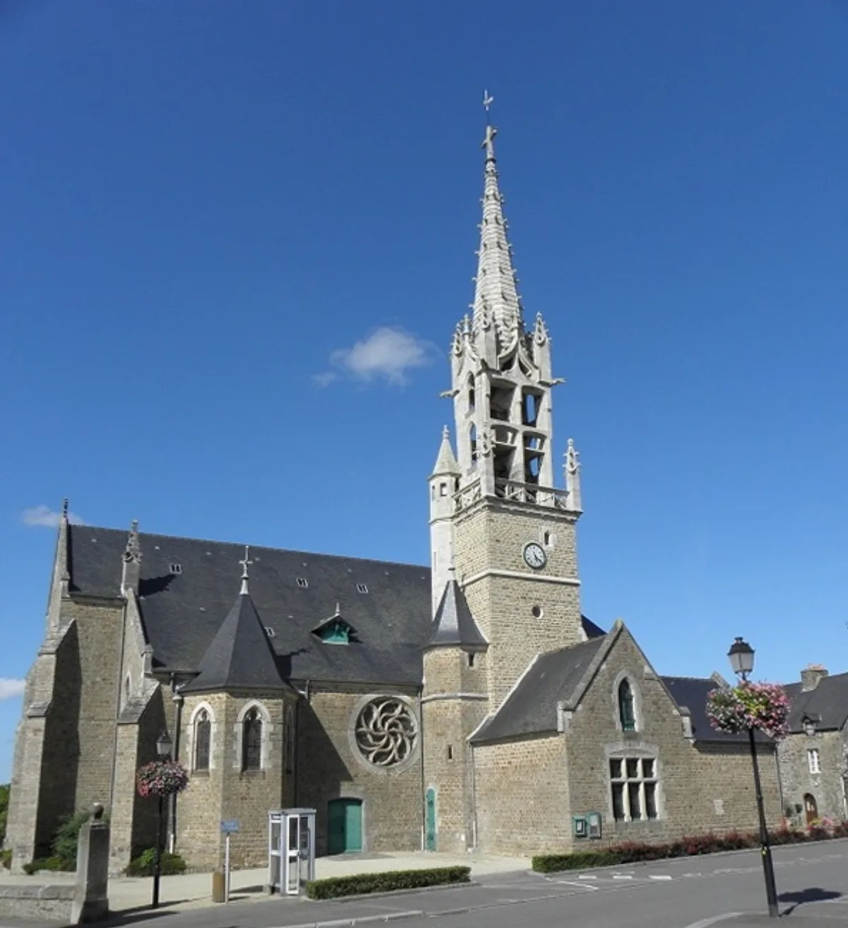 Église Saint Pierre, Epiniac