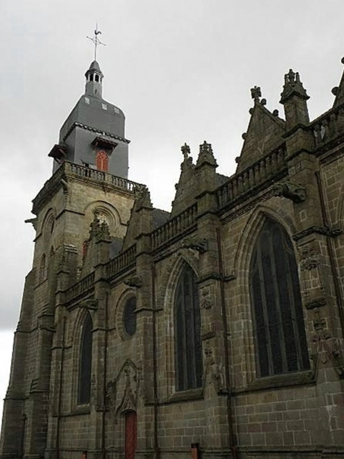 Saint Léonard, Fougeres