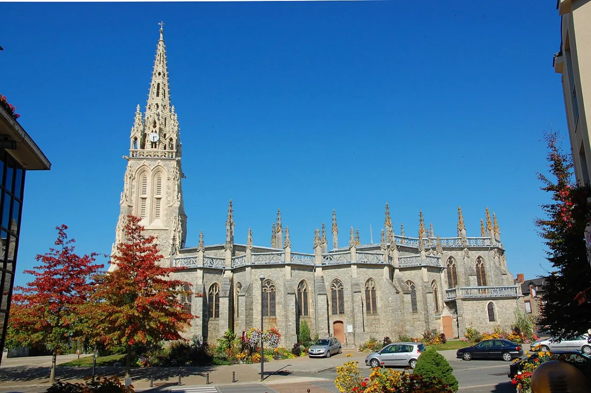 Église Saint Pierre, Noyal Sur Vilaine