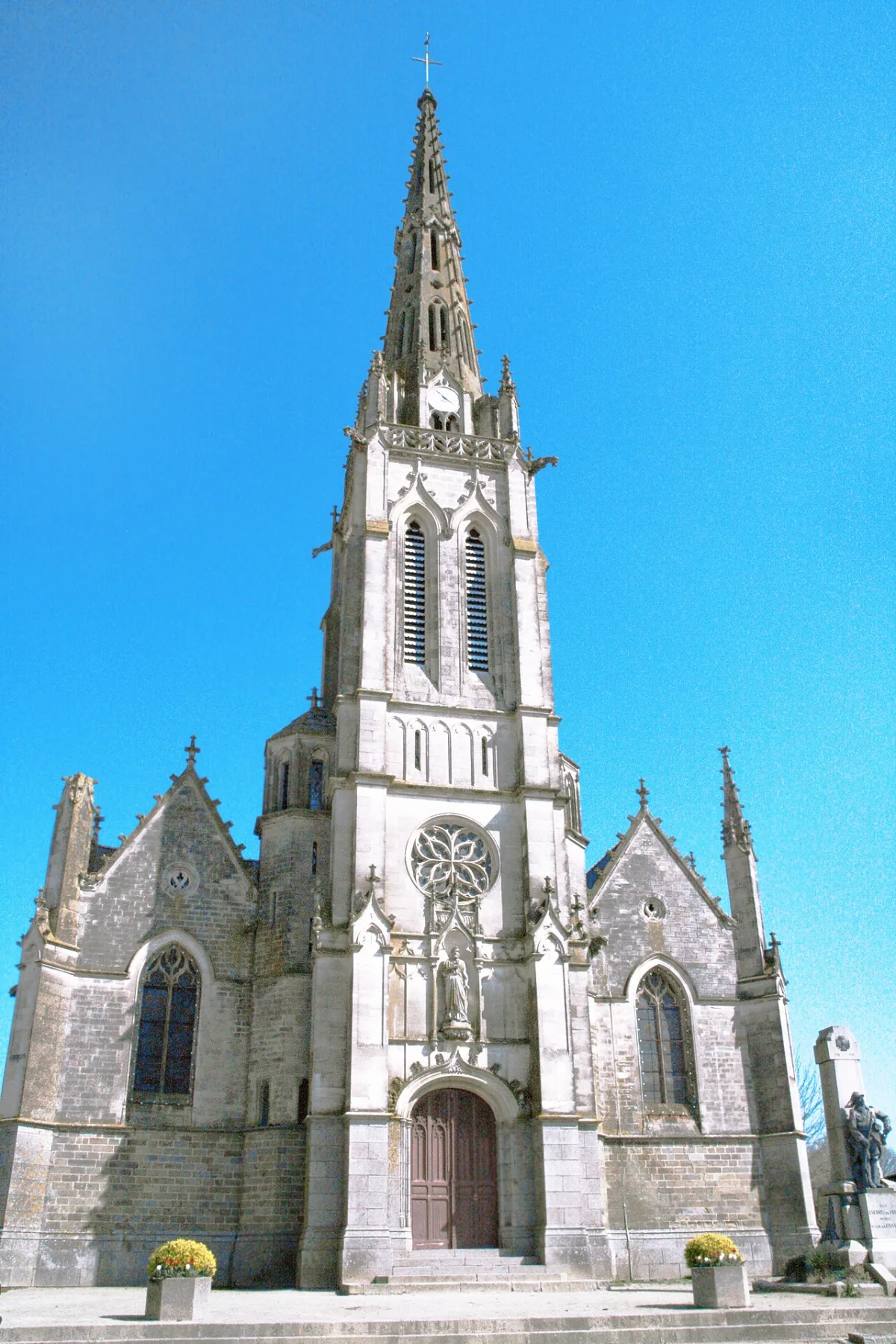 Saint Pierre et Saint Paul, Pire Sur Seiche
