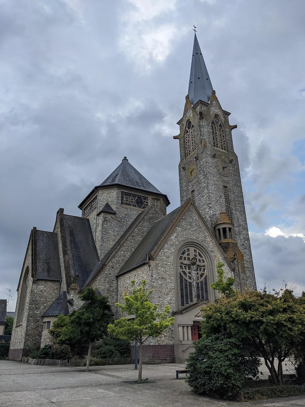 Église Sainte Thérèse de l'Enfant Jésus, Rennes