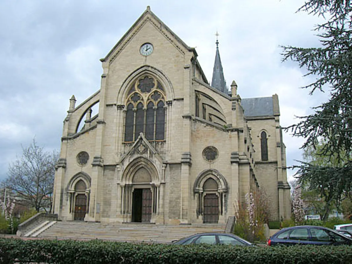 Notre Dame des Victoires (Minimes), Roanne
