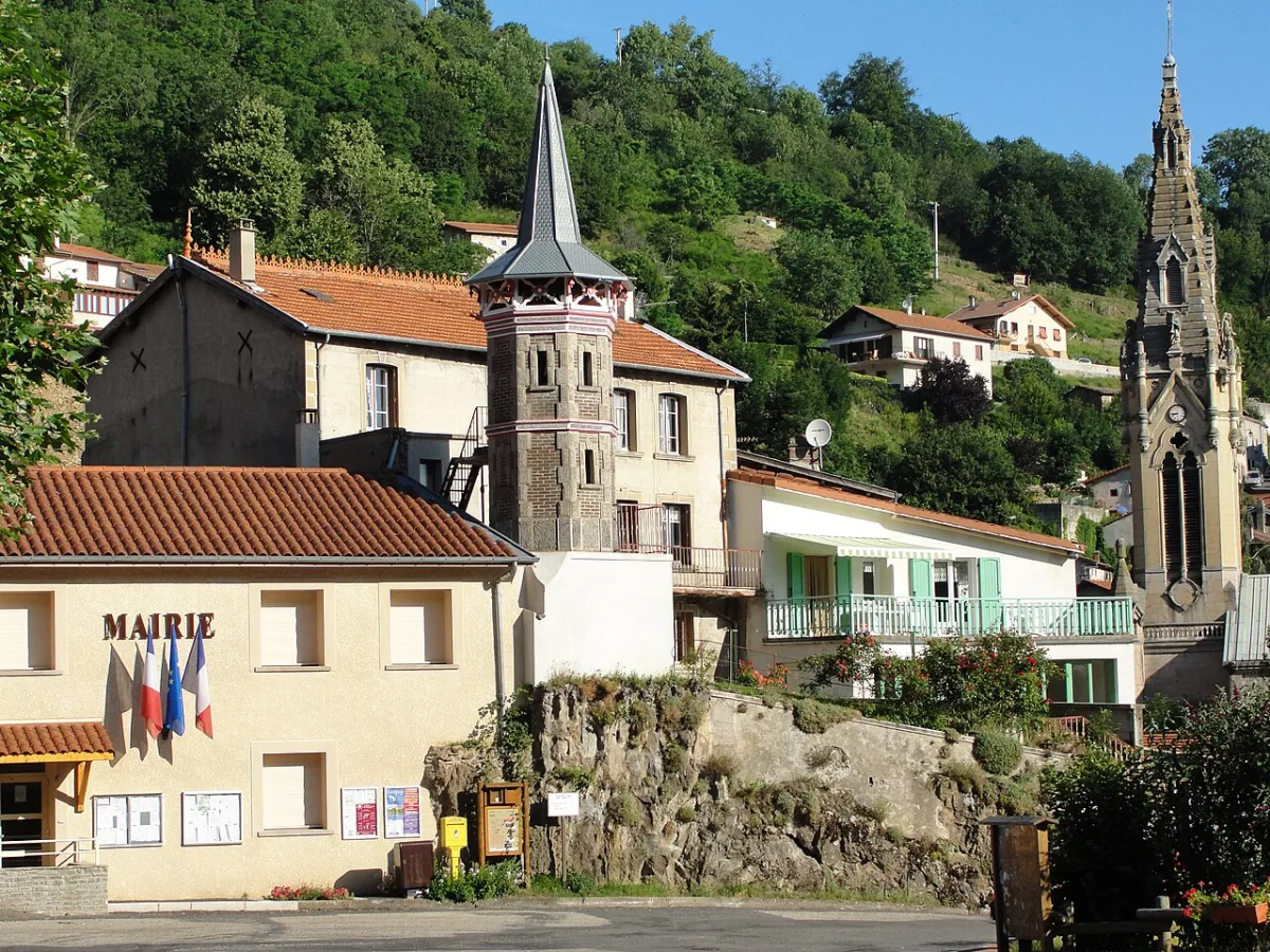 Valfleury (Sanctuaire Notre Dame du Genêt d'Or), Valfleury