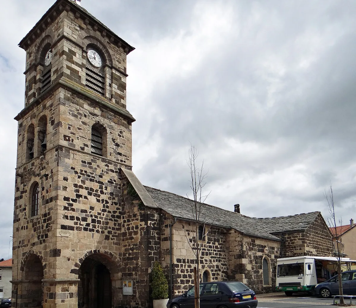 Laussonne (église Saint Pierre-ès-liens), Laussonne