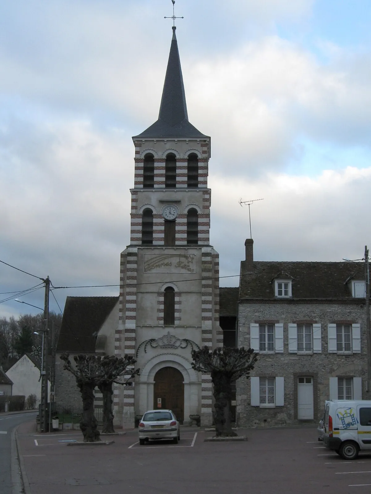Église Sainte Geneviève, Sainte Genevieve Des Bois