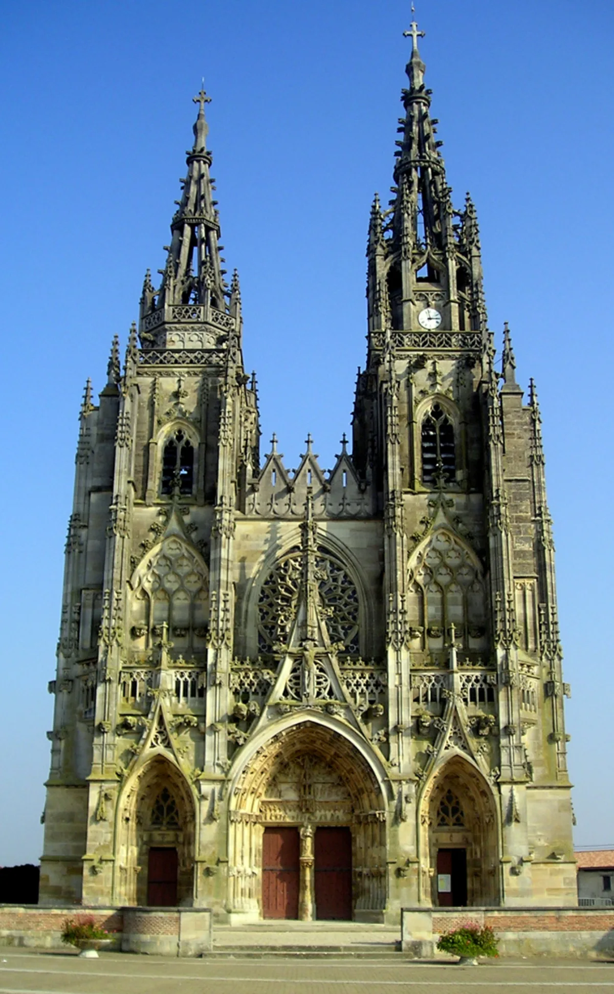 Basilique Notre Dame de l'Epine, L'Epine