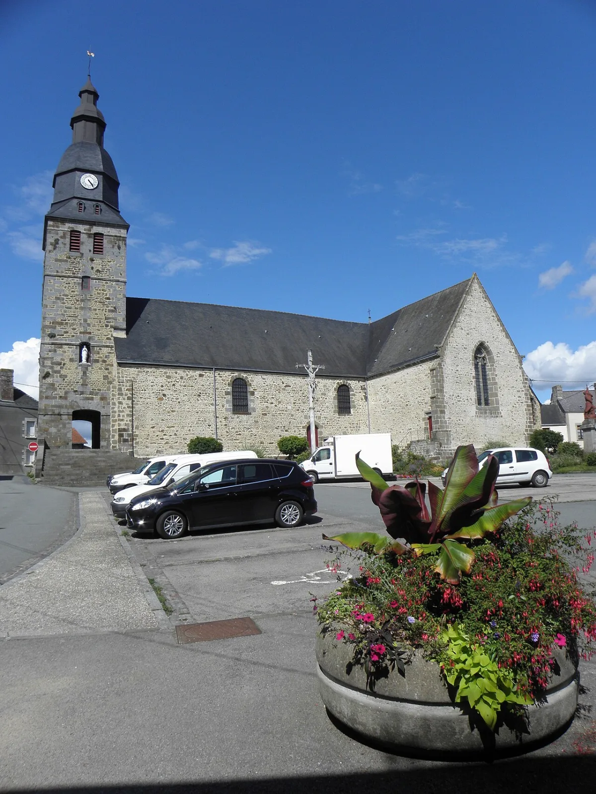 Église Saint Pierre, Oisseau