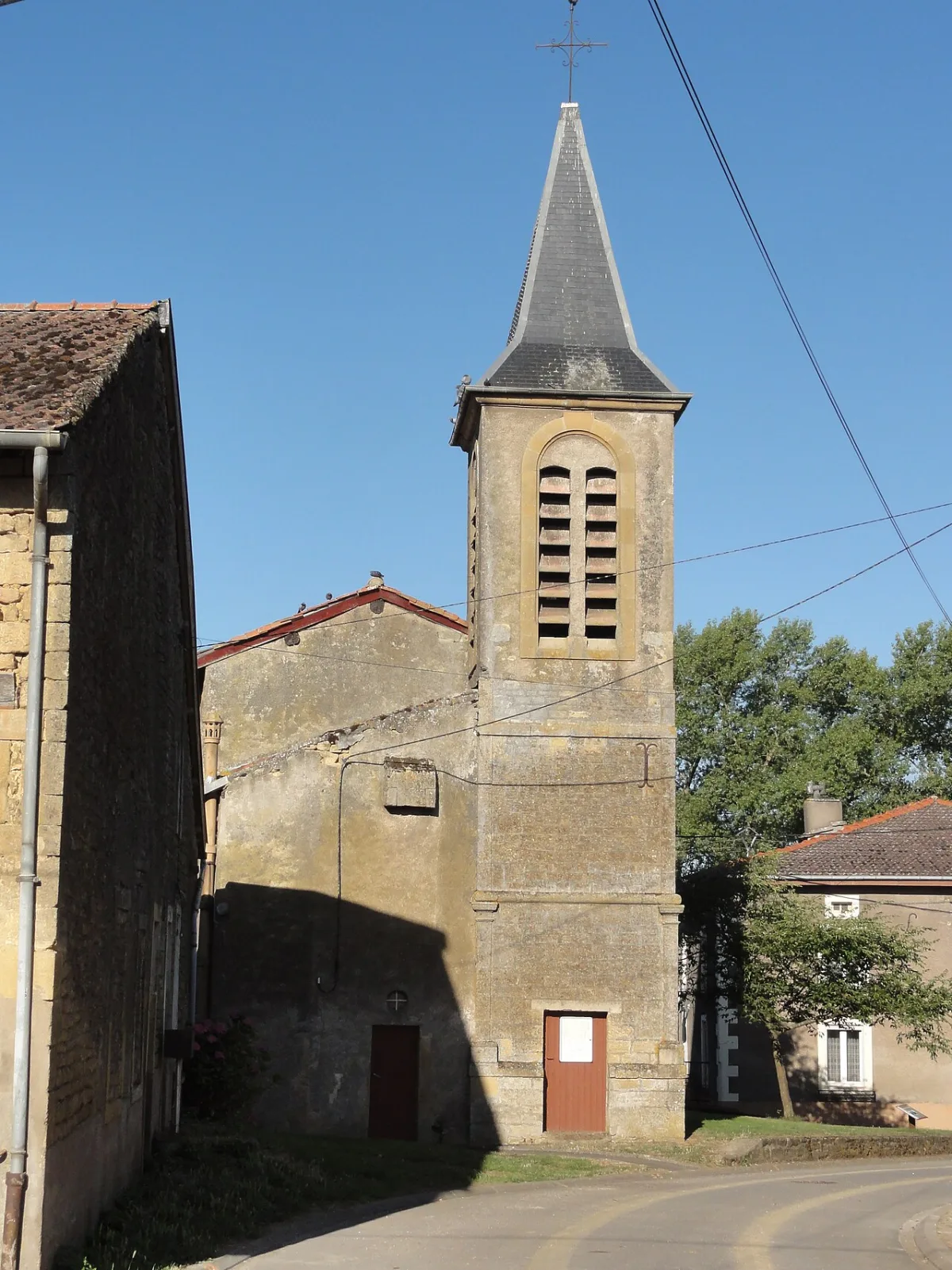 Saint Pierre, Han Devant Pierrepont