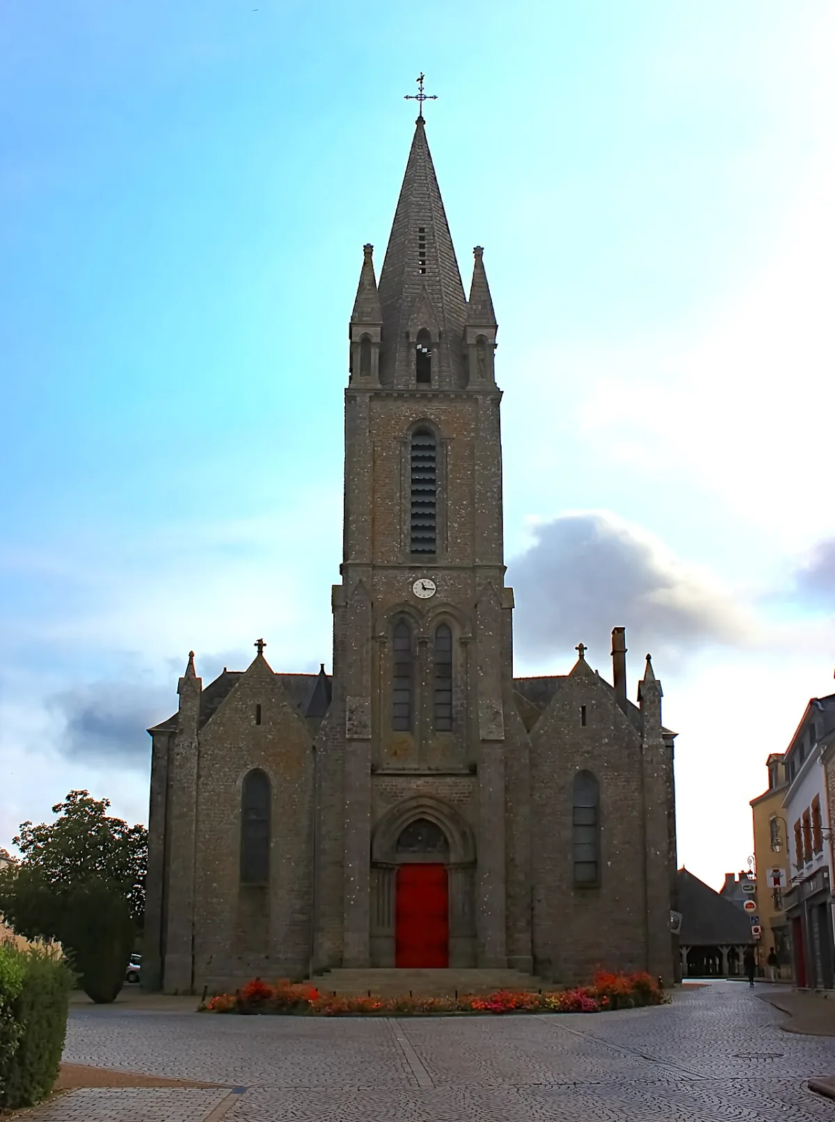 Église Saint-Pierre (QUESTEMBERT), Questembert