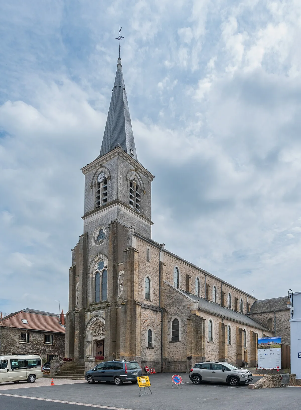 Eglise Saint Pierre (Eglise Saint Pierre), Luzy