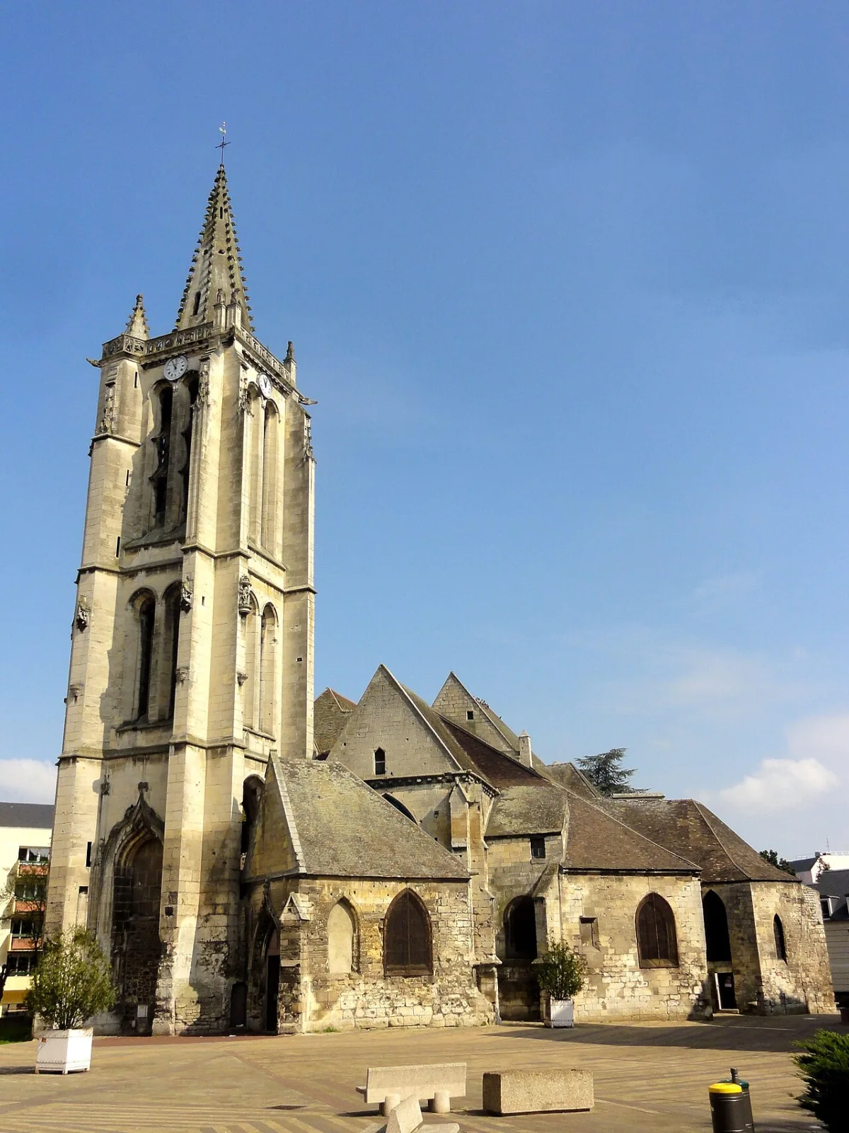 Église Saint-Médard (Creil), Creil