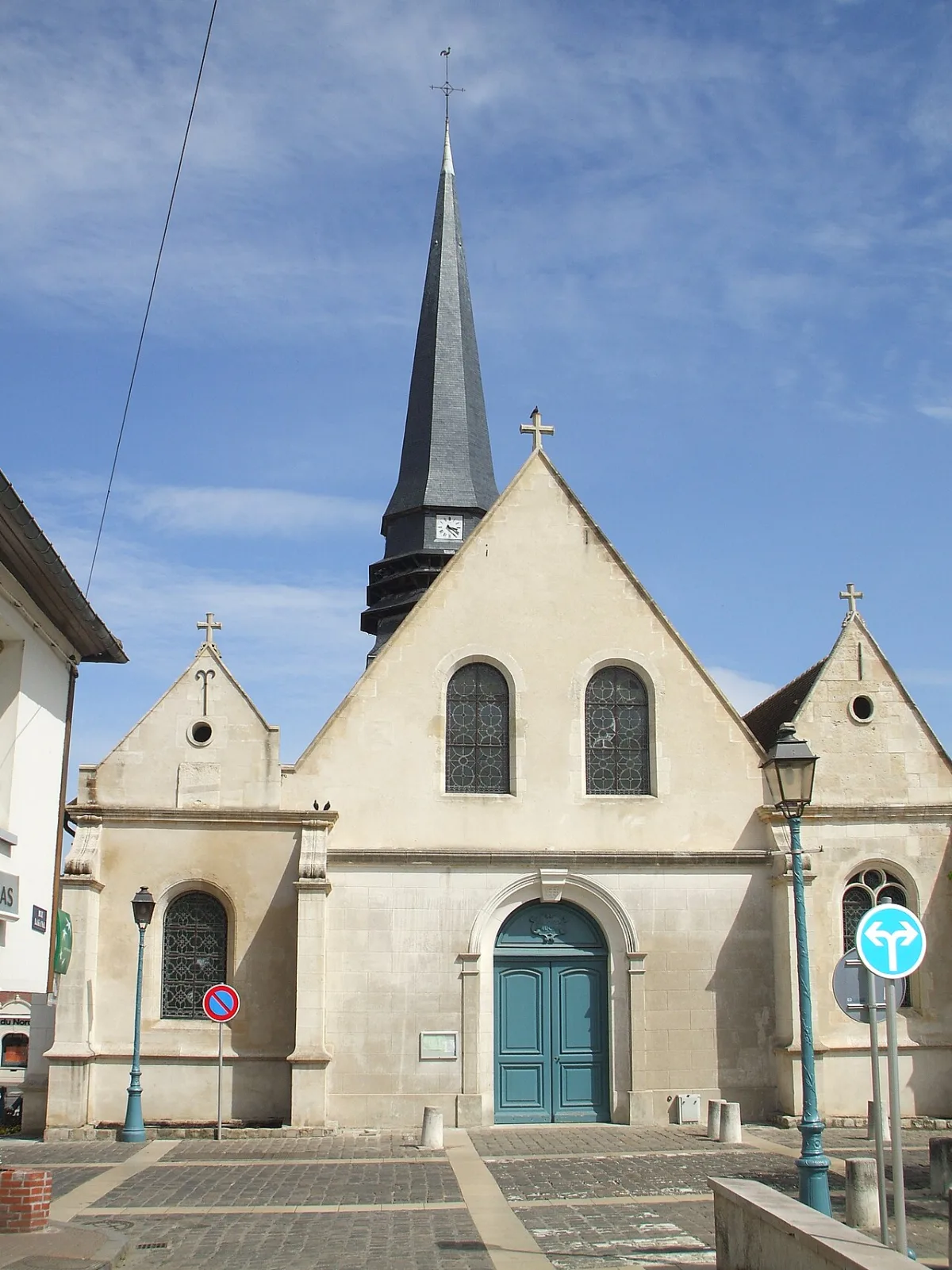 Saint Lucien (Méru), Méru