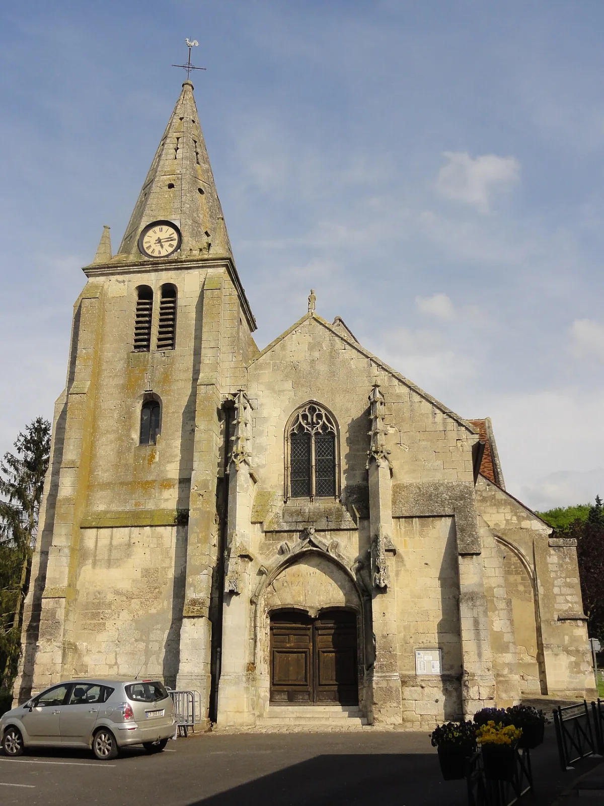 La Sainte Trinité (St Sauveur), Saint Sauveur