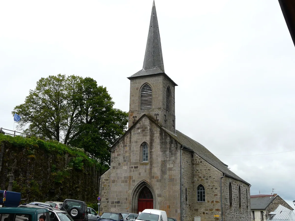 Eglise Saint Louis, La Tour D'Auvergne