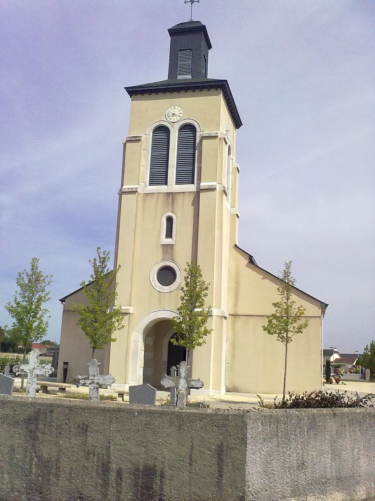 Saint Germain d'Auxerre, Uzein