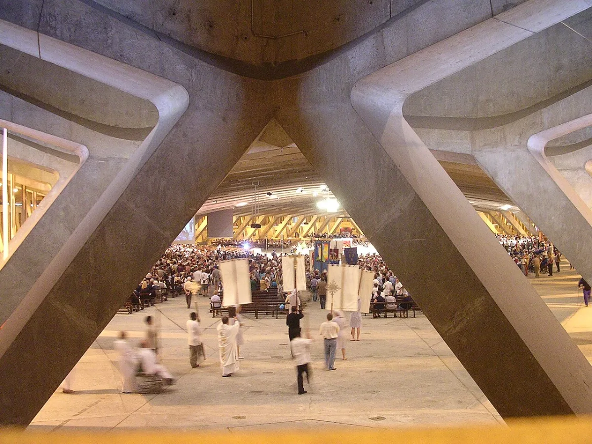 Basilique Saint Pie X, Lourdes