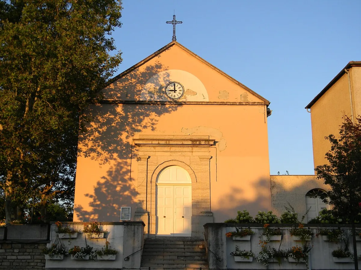 Église Saint Pierre, Decines Charpieu
